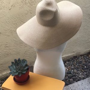 Floppy hat